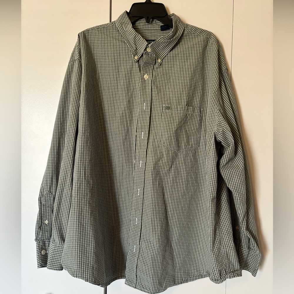 IZOD green long sleeves button down